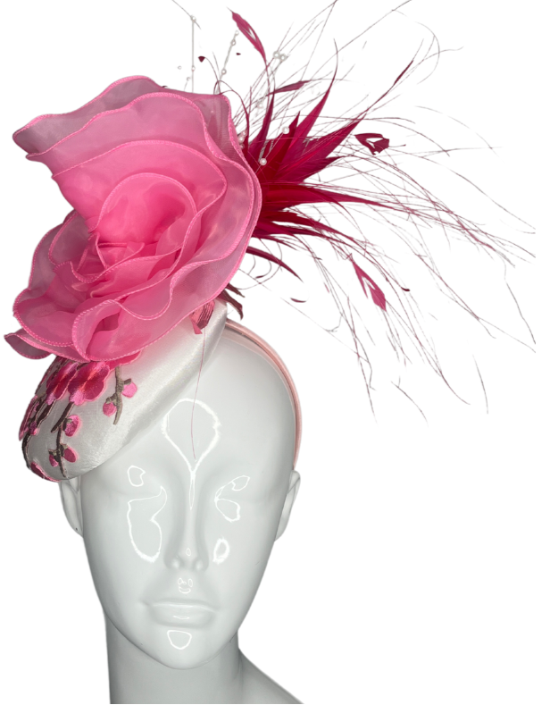 Rose Radiance: Handgefertigter Rosa Blumen Fascinator