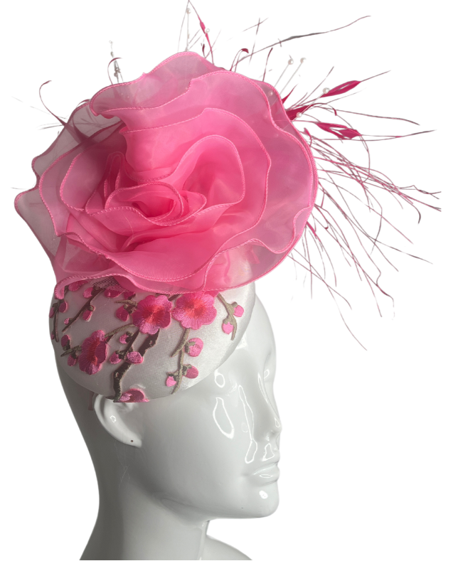 Rose Radiance: Handgefertigter Rosa Blumen Fascinator