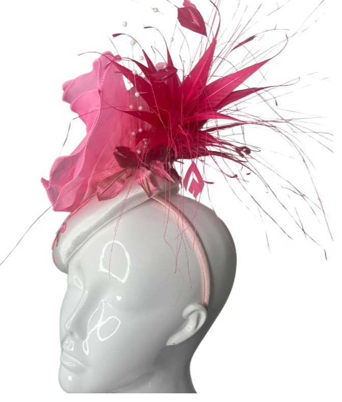 Rose Radiance: Handgefertigter Rosa Blumen Fascinator