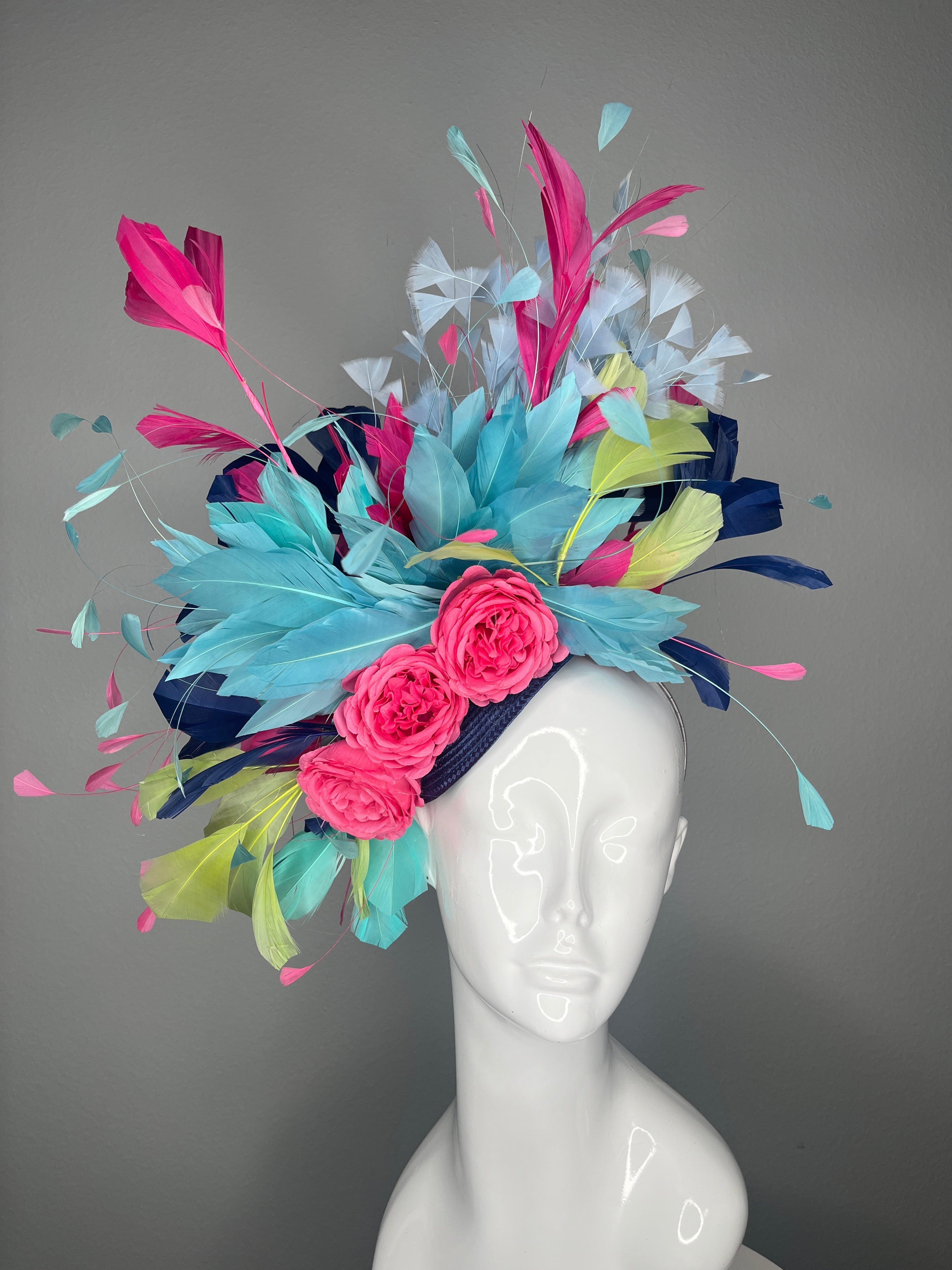Tropical Sorbet Statement-Fascinator | Aqua Blau Leuchtrosa Marineblau Derby-Hut | Bold Blumen & Federn Kopfschmuck
