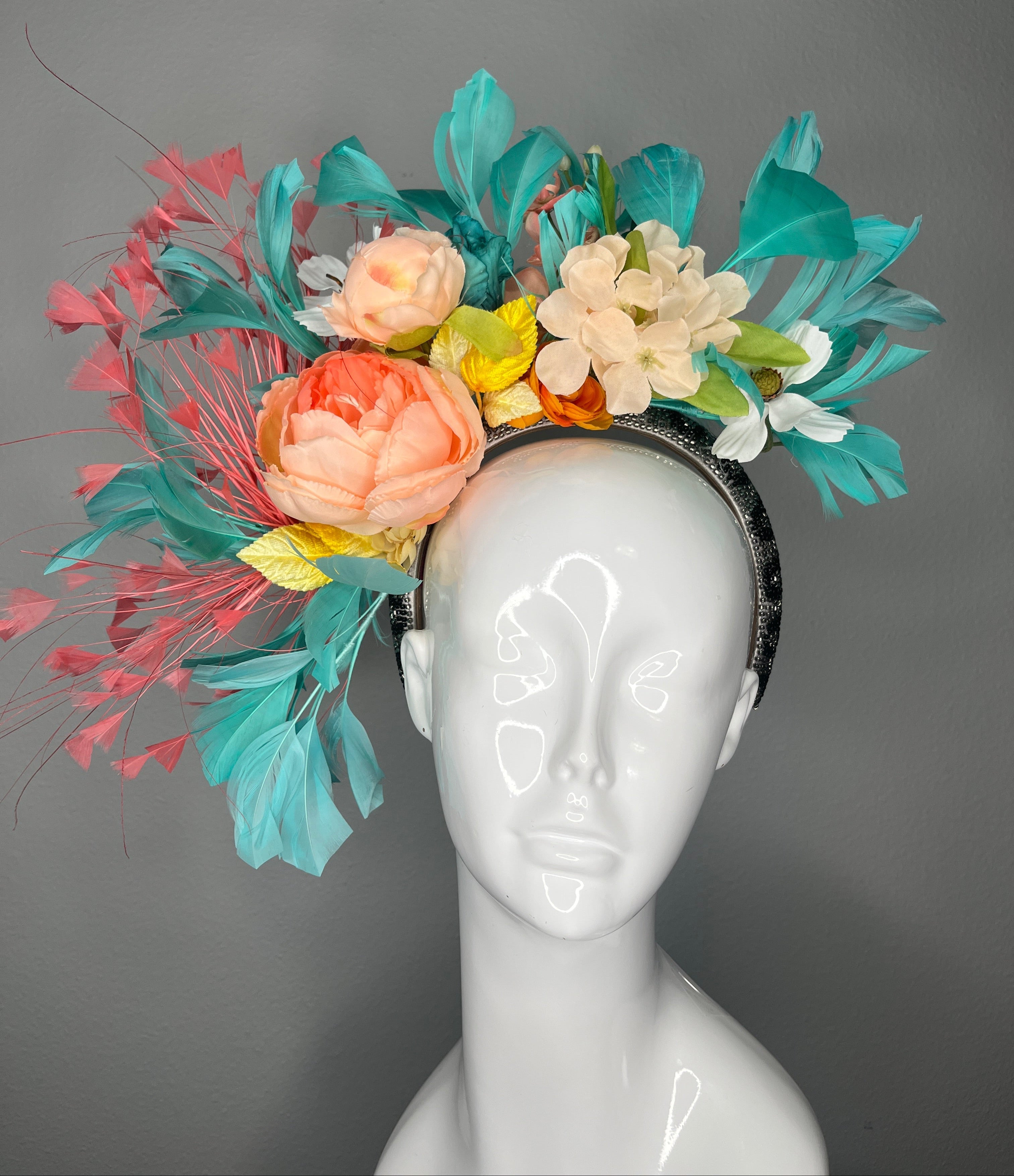 Tropical Sunrise Statement Feder Fascinator Türkisfedern Korallenpfirsichflorals Korallenfederspray