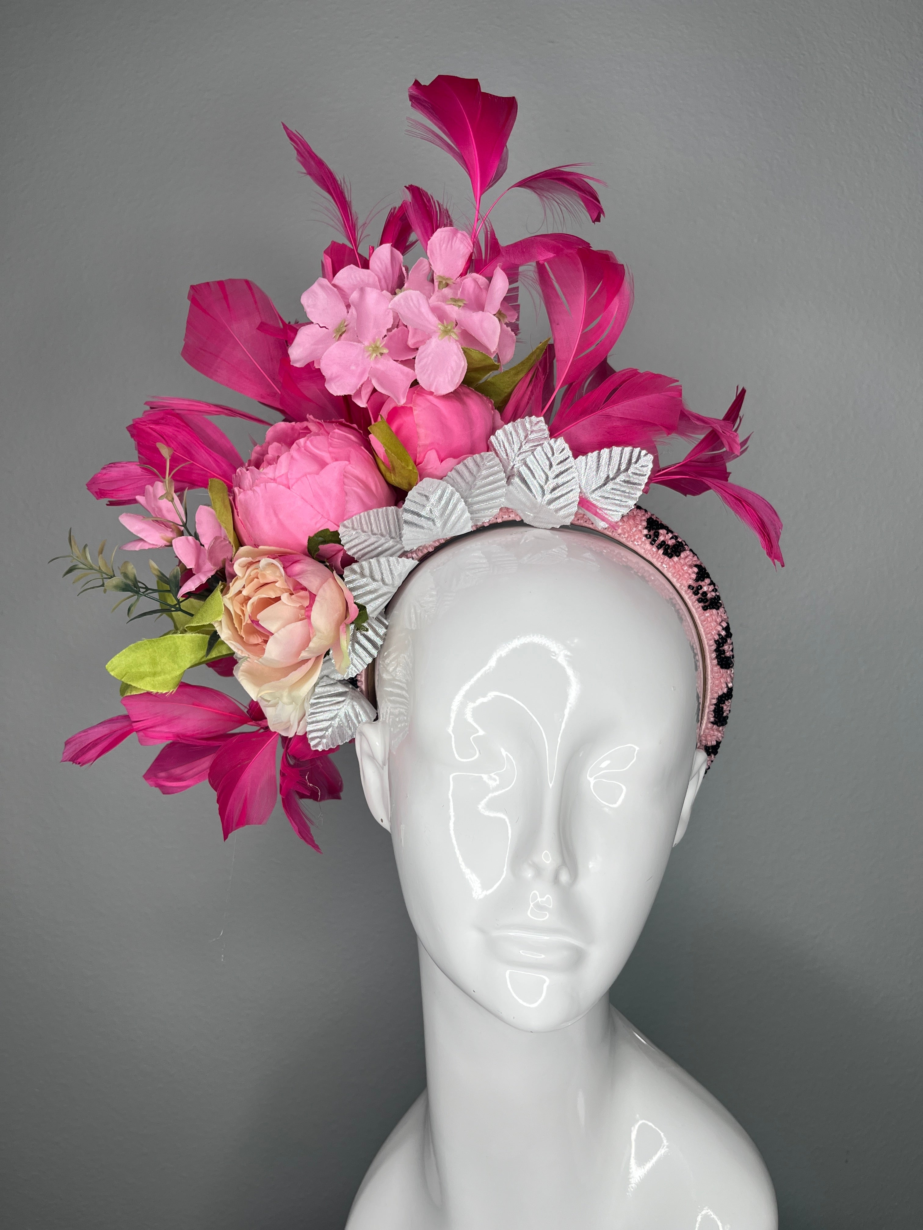 Rosa Pfingstrose Paradise Statement Feder Fascinator-Haarreif Derby Oaks