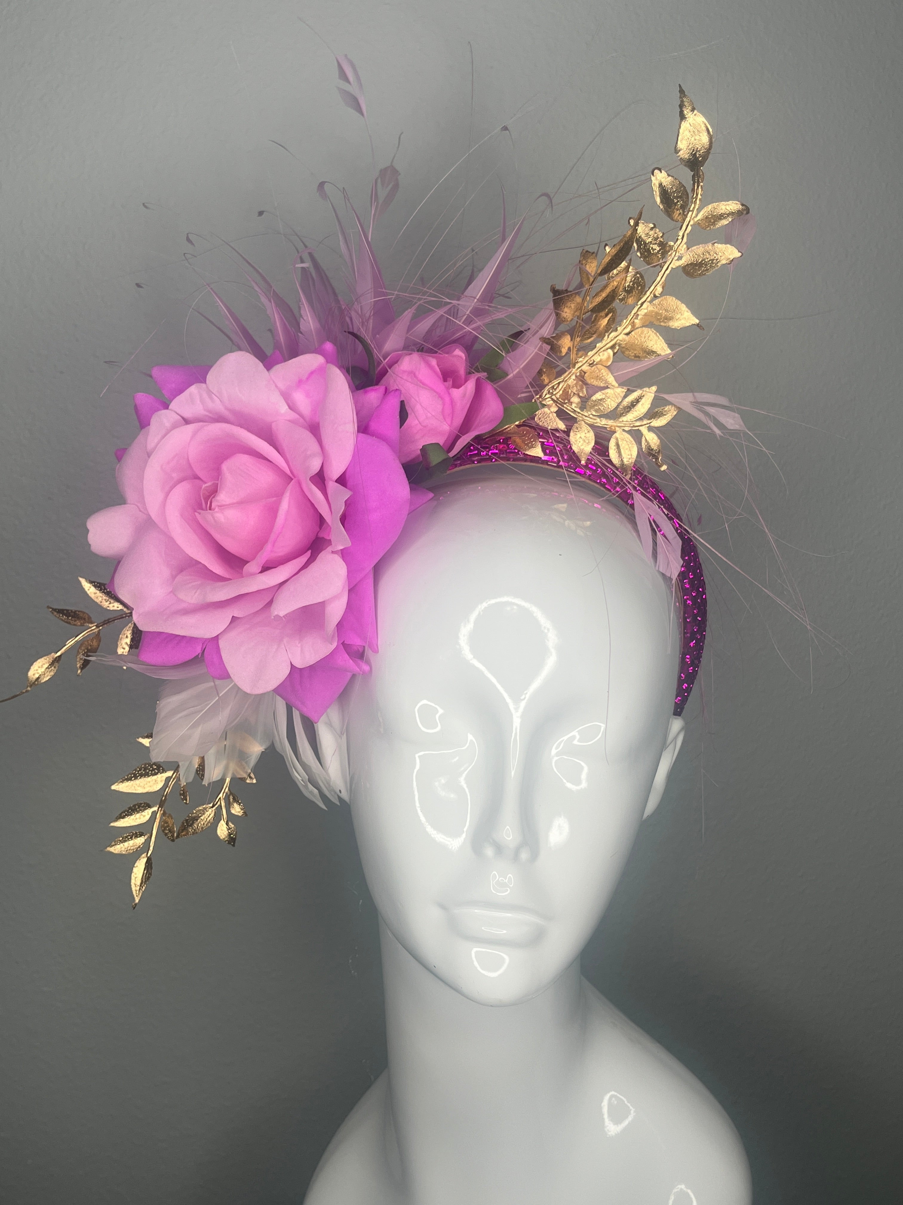 Gekrönt in Bloom Fascinator-Hut