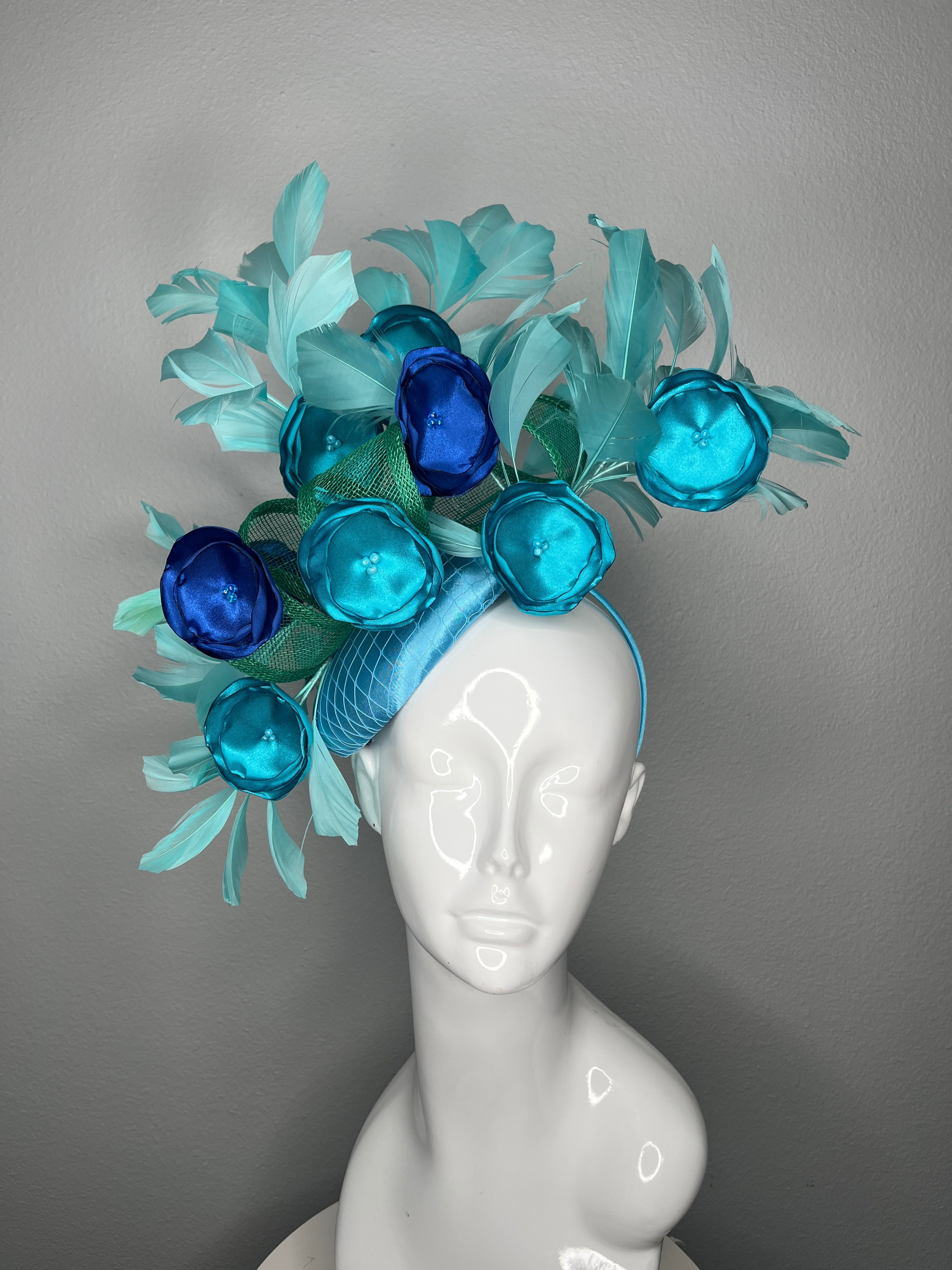 Türkis und Königsblau Macaron Bloom Fascinator-Hut