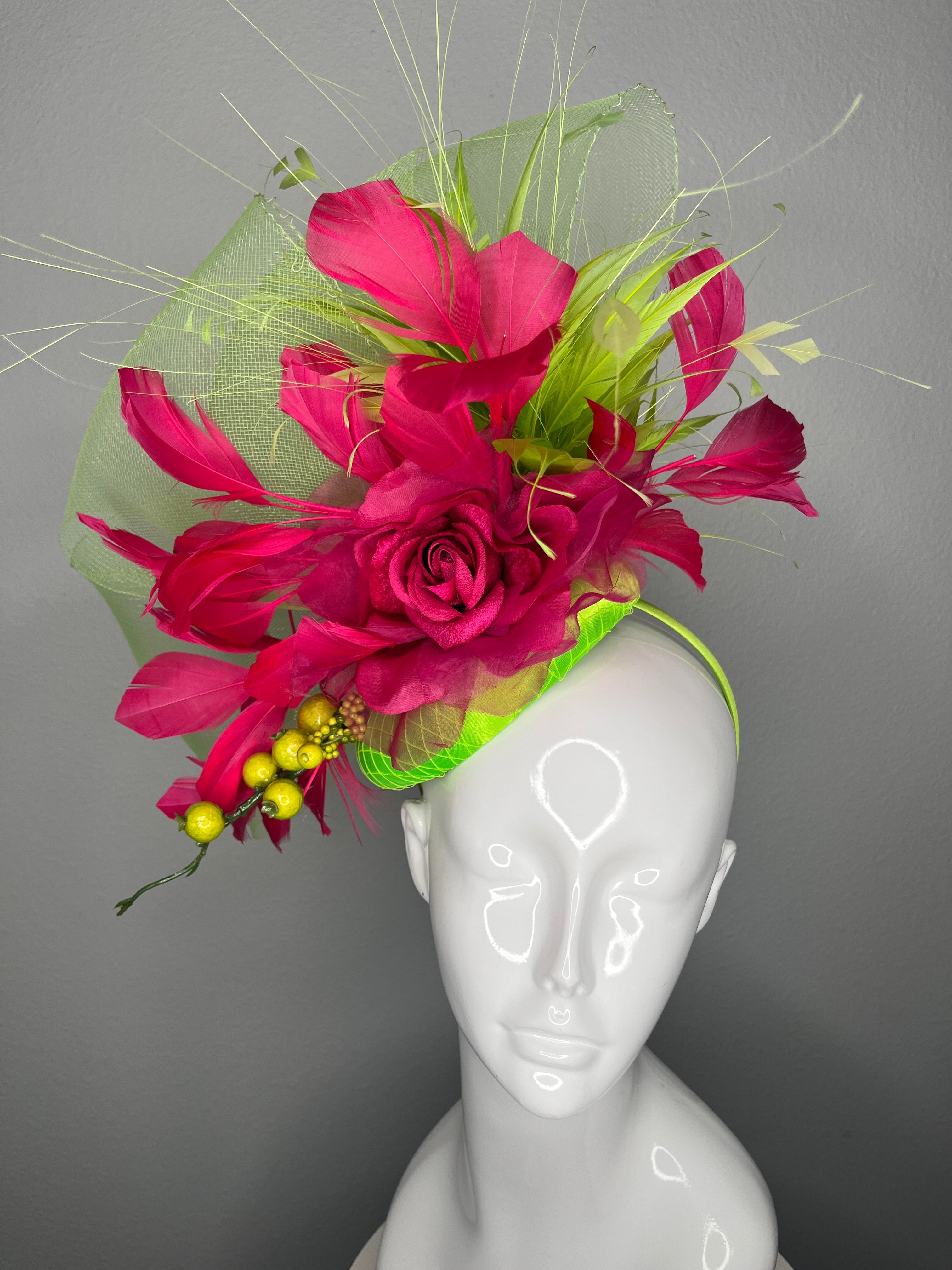 Key Lime Kiss Feder Fascinator Hut