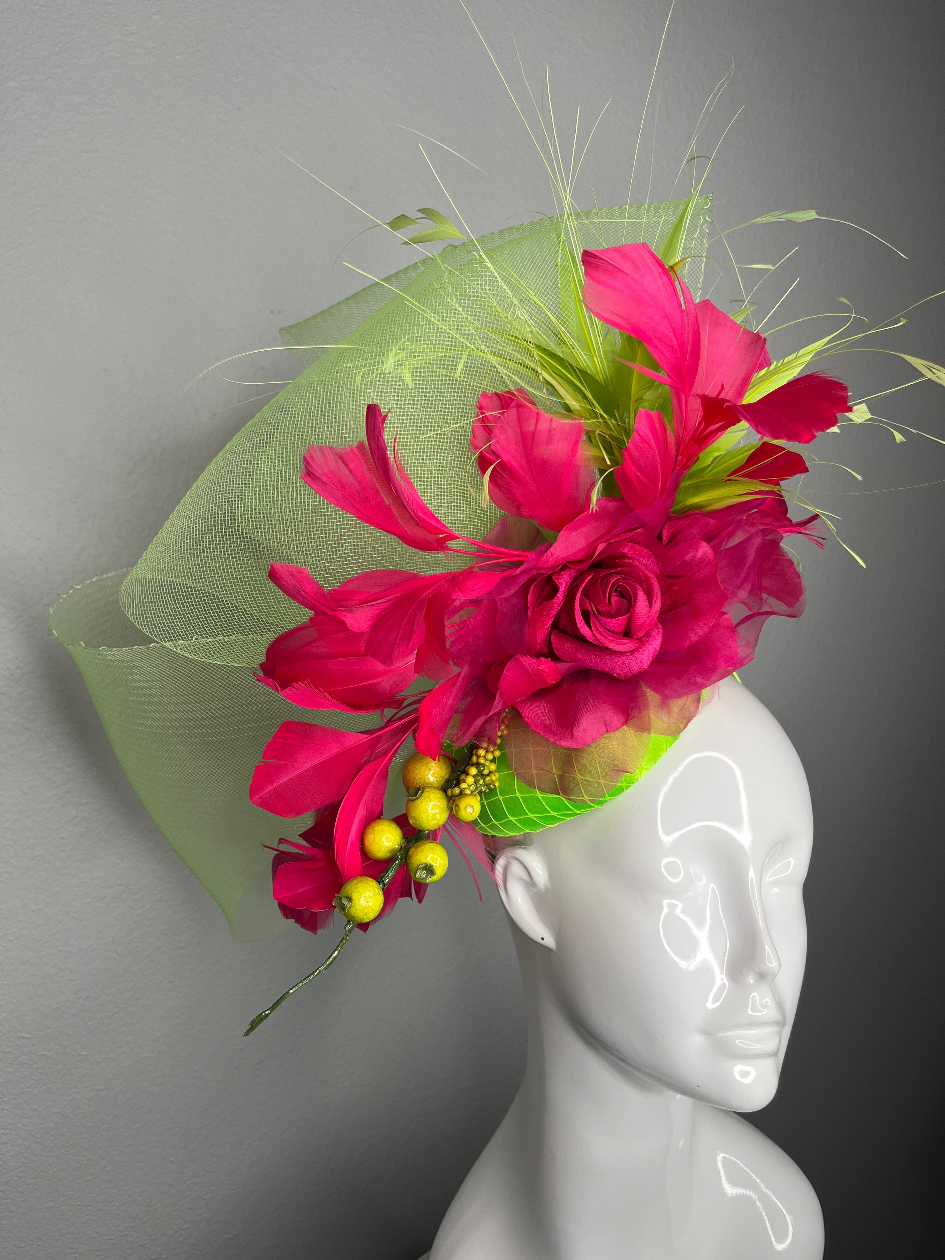 Key Lime Kiss Feder Fascinator Hut