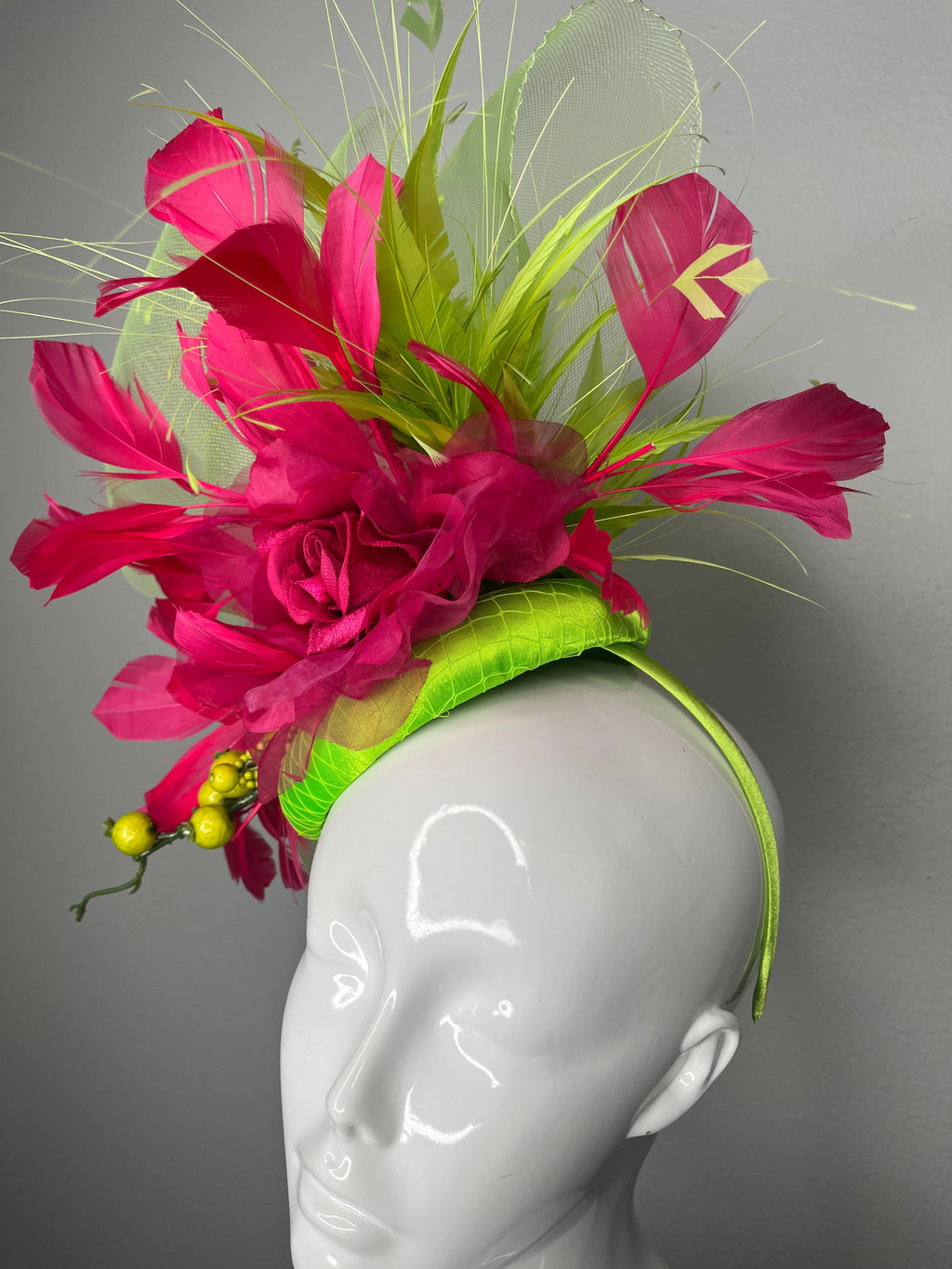 Key Lime Kiss Feder Fascinator Hut