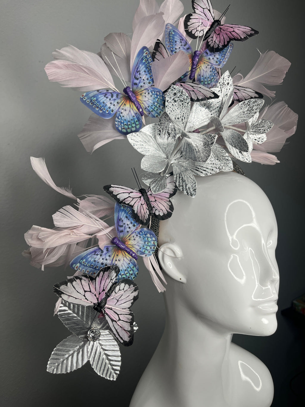 Lavendel und Periwinkle Blau Moonlit Garden Federn Fascinator