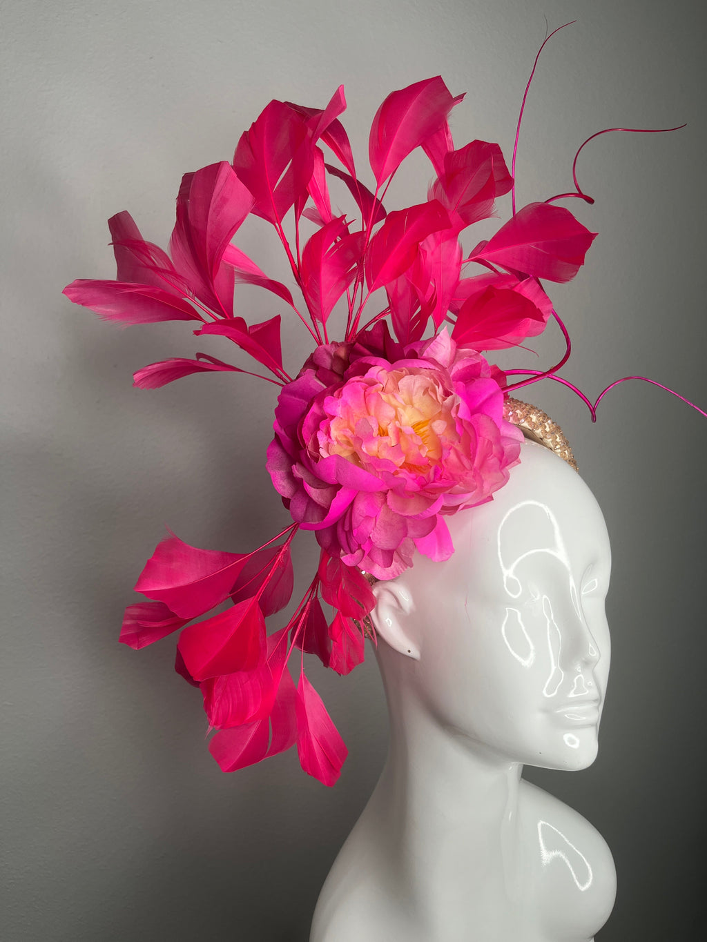 Leuchtrosa Feder Elektrische Bloom Fascinator Hut