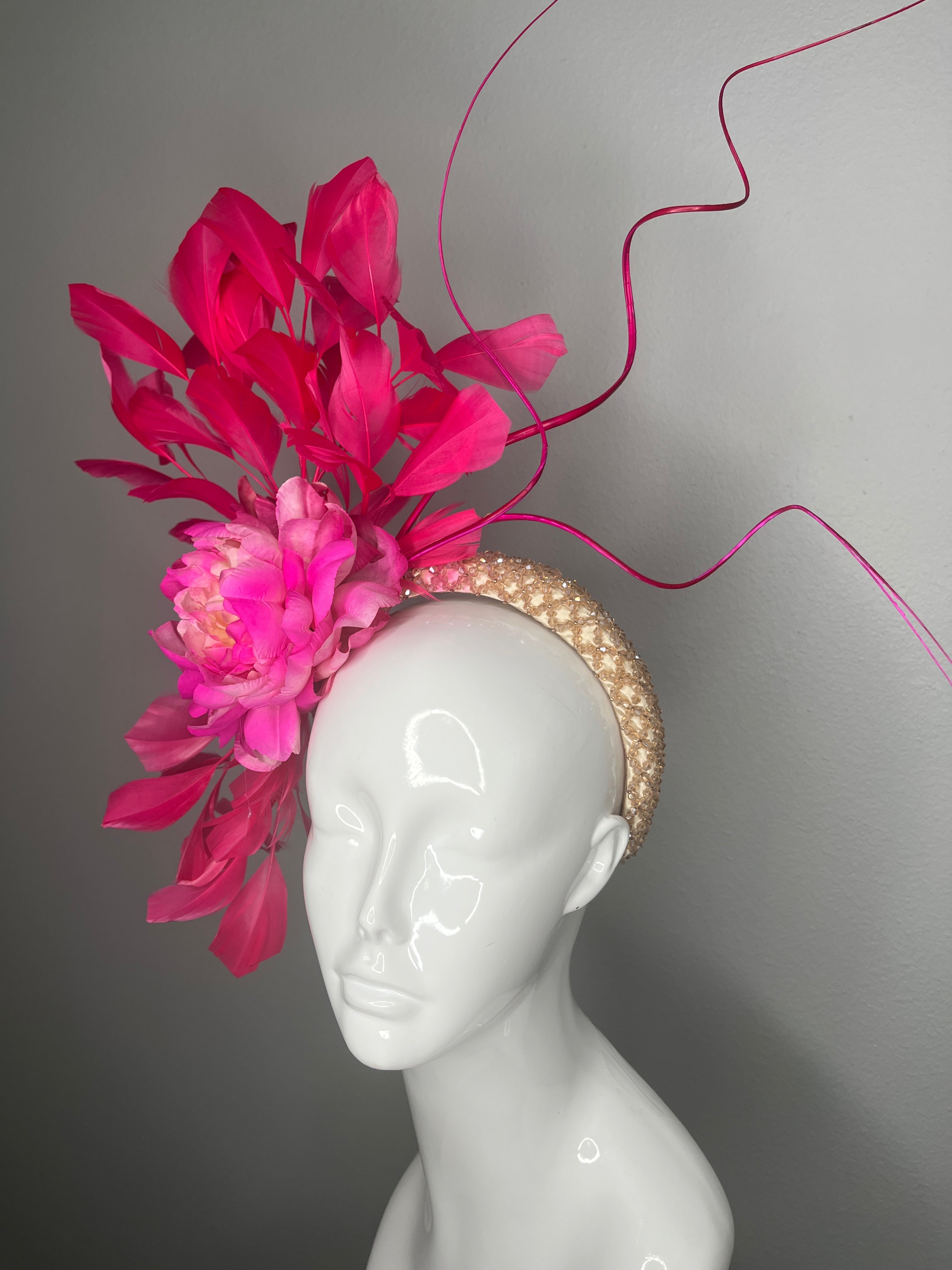 Leuchtrosa Feder Elektrische Bloom Fascinator Hut