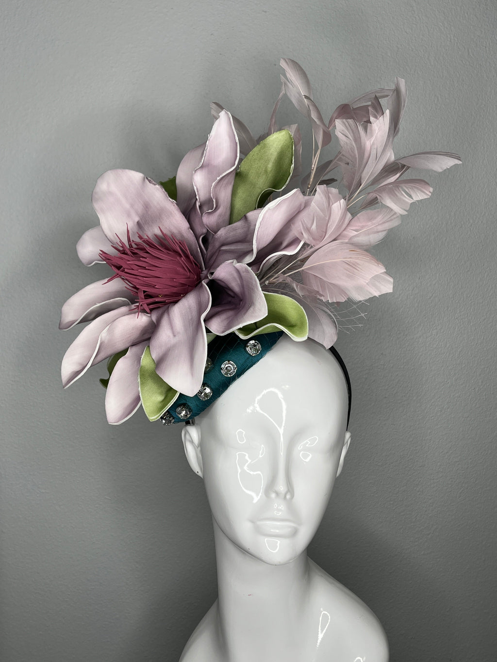 Blush Magnolia Jewel Feder Fascinator