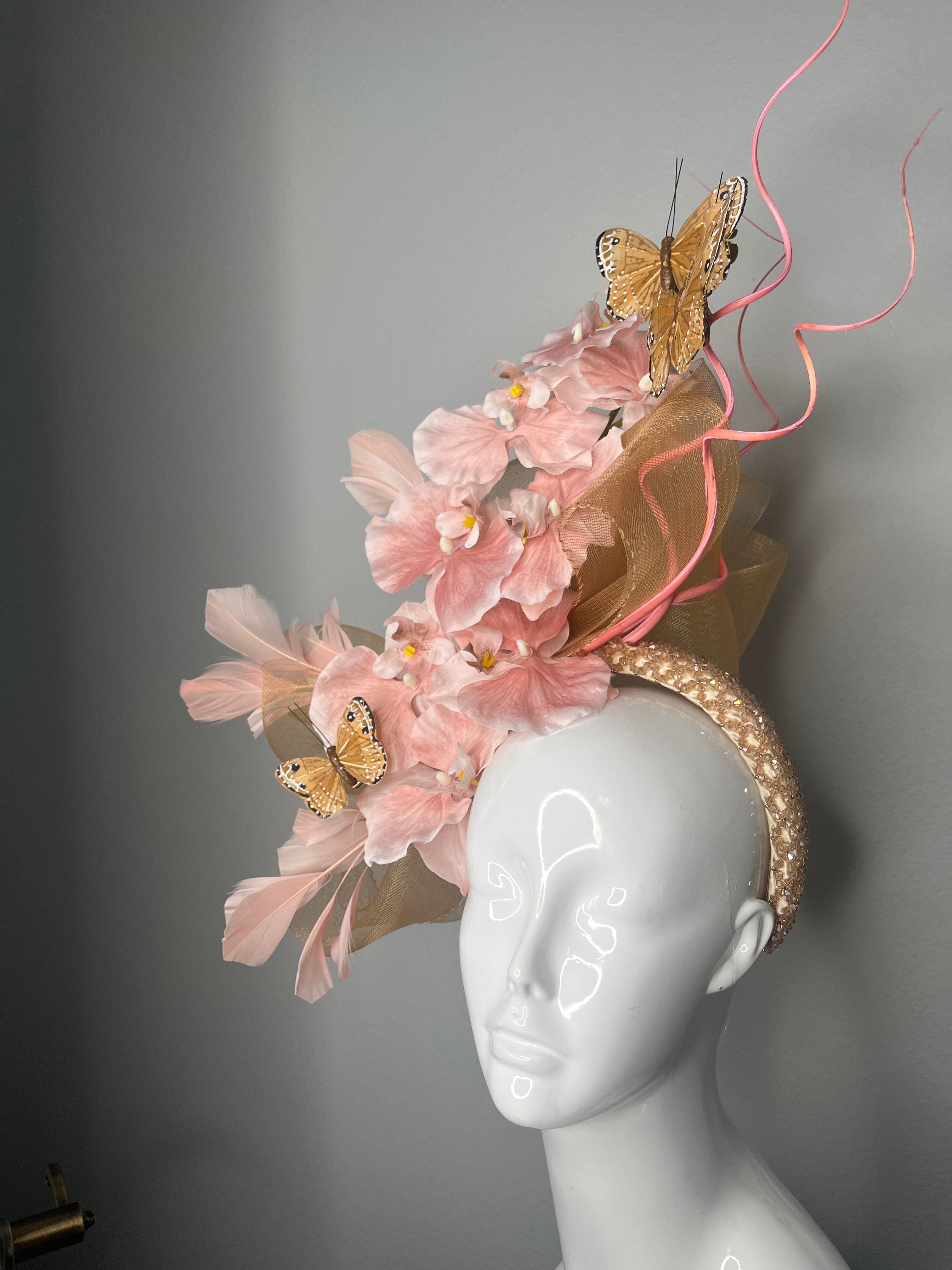 Blush Feder Orchidee Schmetterling Fascinator Hut