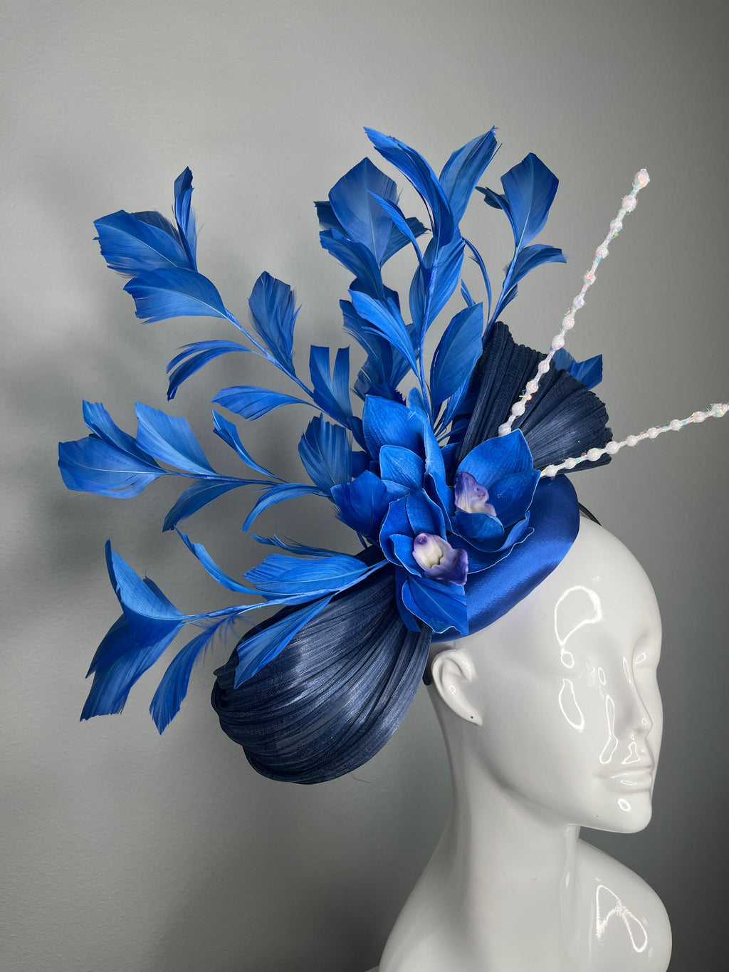 Royal Sapphire Blau Orchideenfeder Fascinator Hut