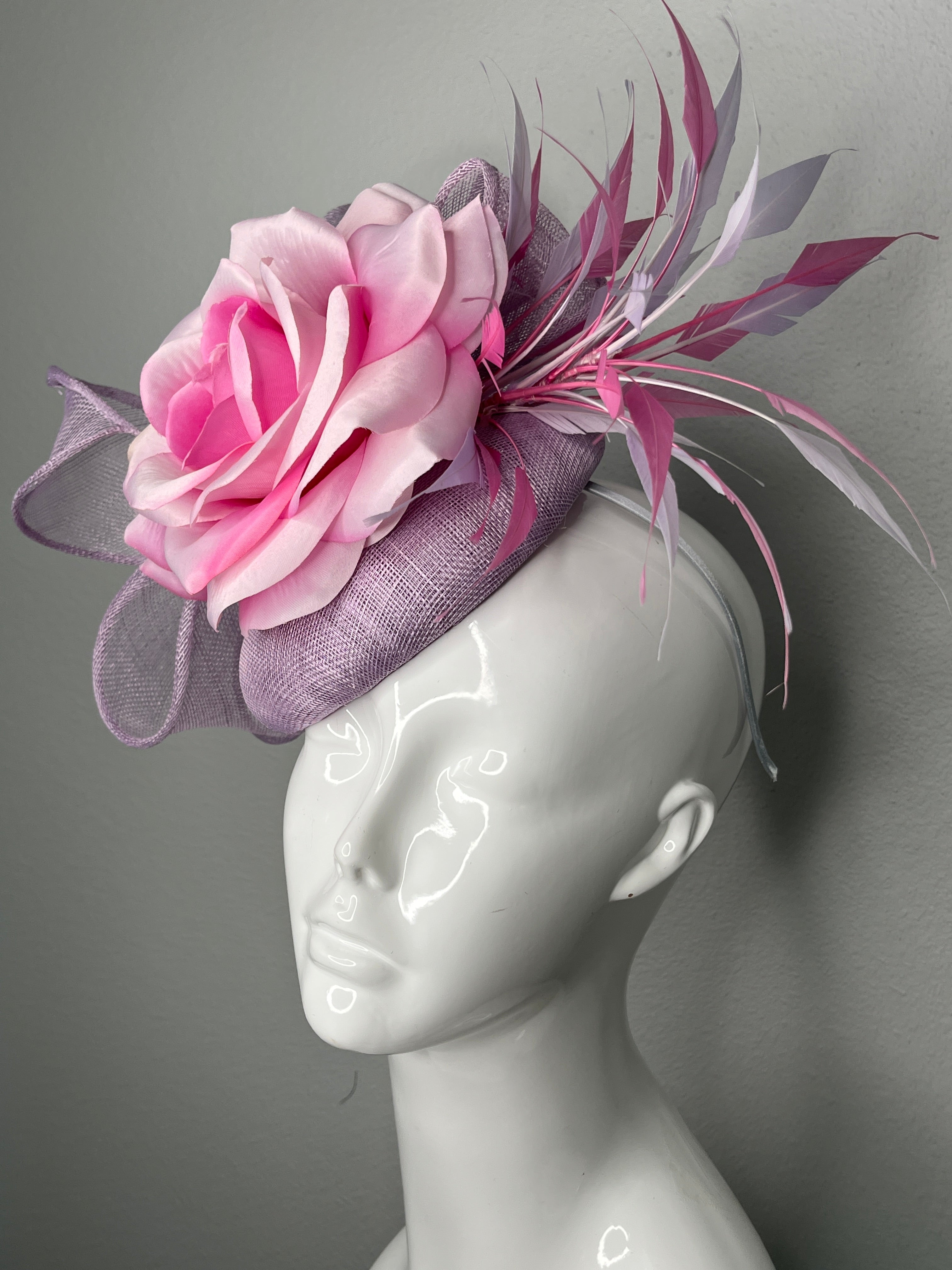 Blush Rose und Lavendelfeder Fascinator Hut