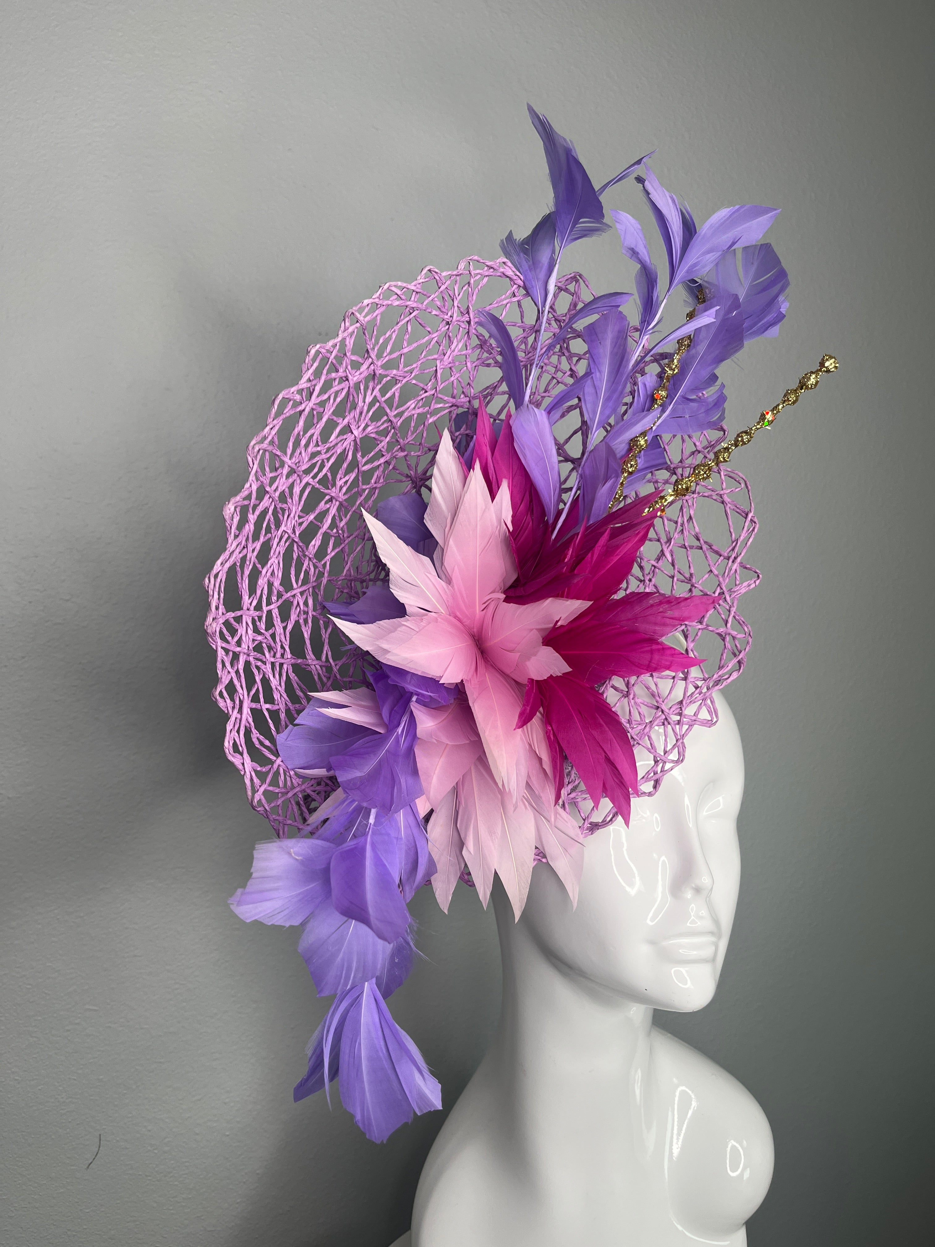 Pflaume, Lavendel, Rosa Feder Stardust Fascinator Hut