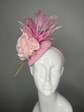Erröten Rose rosa Federn Spitze Couture-Fascinator Hut