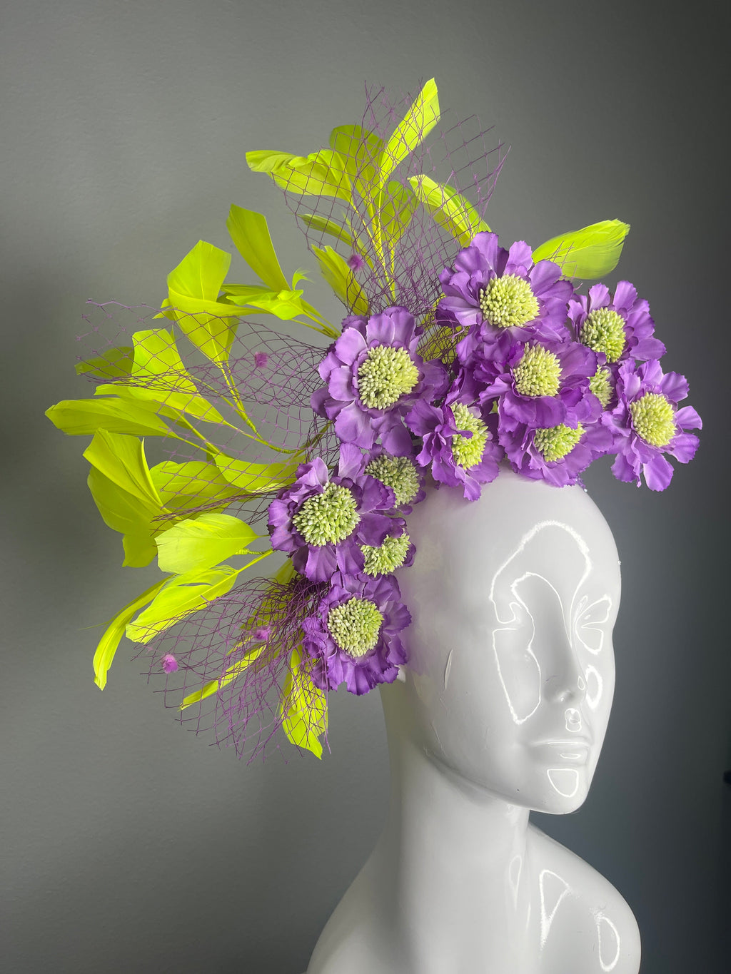 Blumen Reverie Couture-Blumen Crown in Violett und Chartreuse Fascinator Hut
