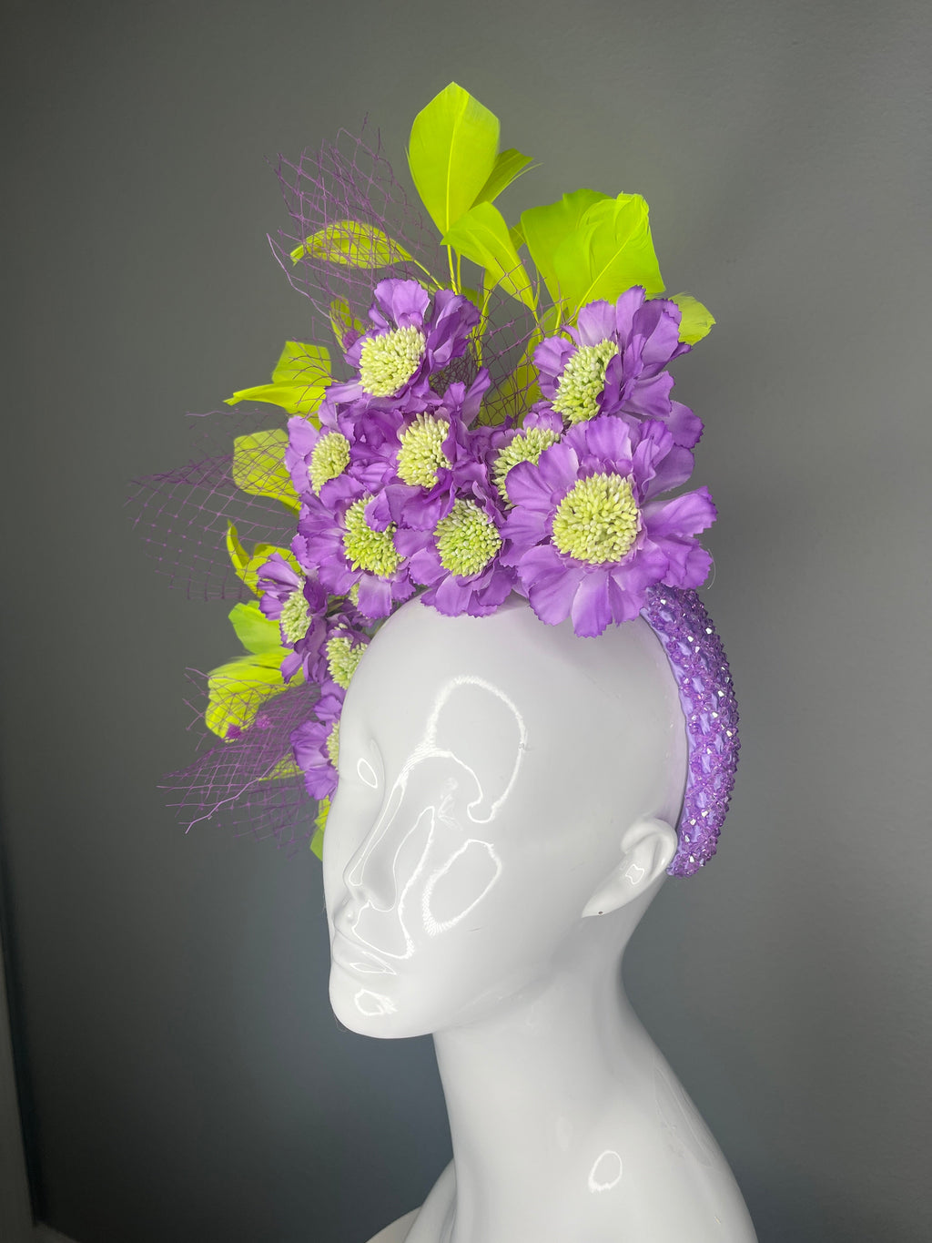 Blumen Reverie Couture-Blumen Crown in Violett und Chartreuse Fascinator Hut