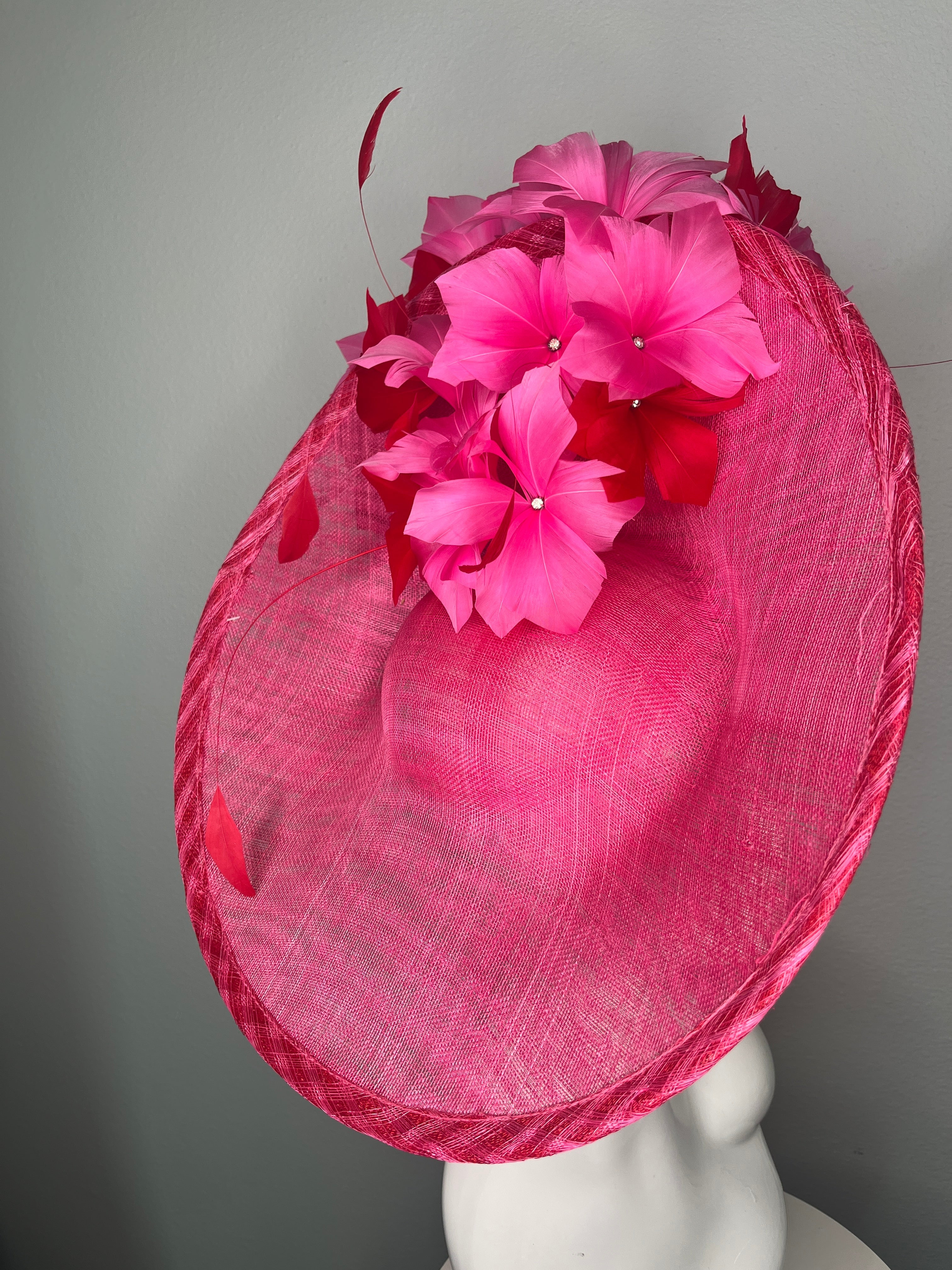 Fuchsia Rosa Flammfeder Fascinator Hut