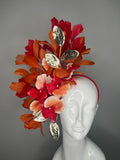 Rote und orange Feder Faszinator mit Gold Blätter und Blüten