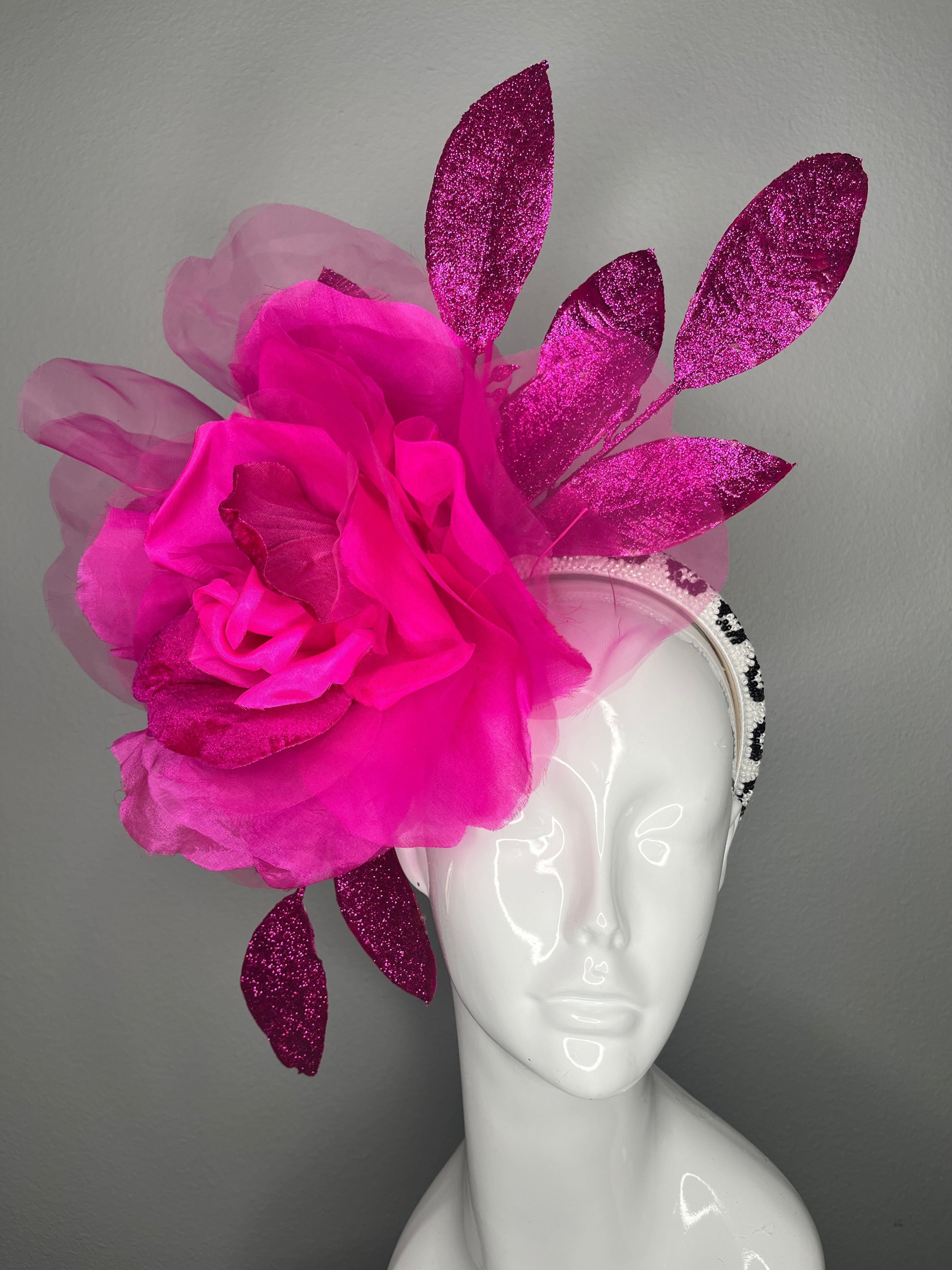 Leuchtrosa Glitter Leaf Fascinator Übergroße Blumen Kopfschmuck Kentucky Derby-Hut | Couture Statement-Fascinator
