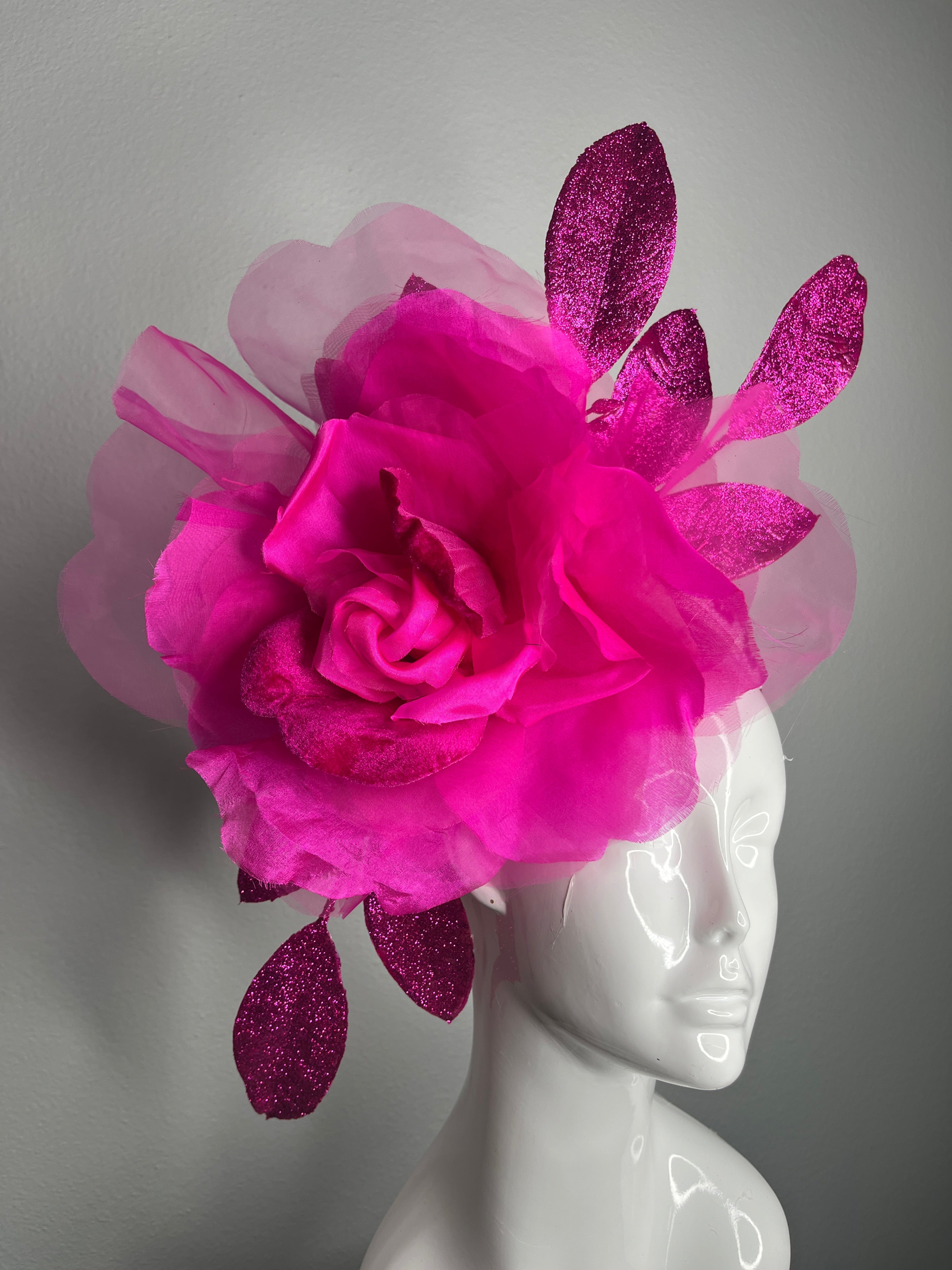 Leuchtrosa Glitter Leaf Fascinator Übergroße Blumen Kopfschmuck Kentucky Derby-Hut | Couture Statement-Fascinator