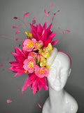 Leuchtrosa Blumen Fascinator mit Vögeln • Kentucky Derby-Hut • Spring Garden Kopfschmuck • Statement Rosa Feder Fascinator