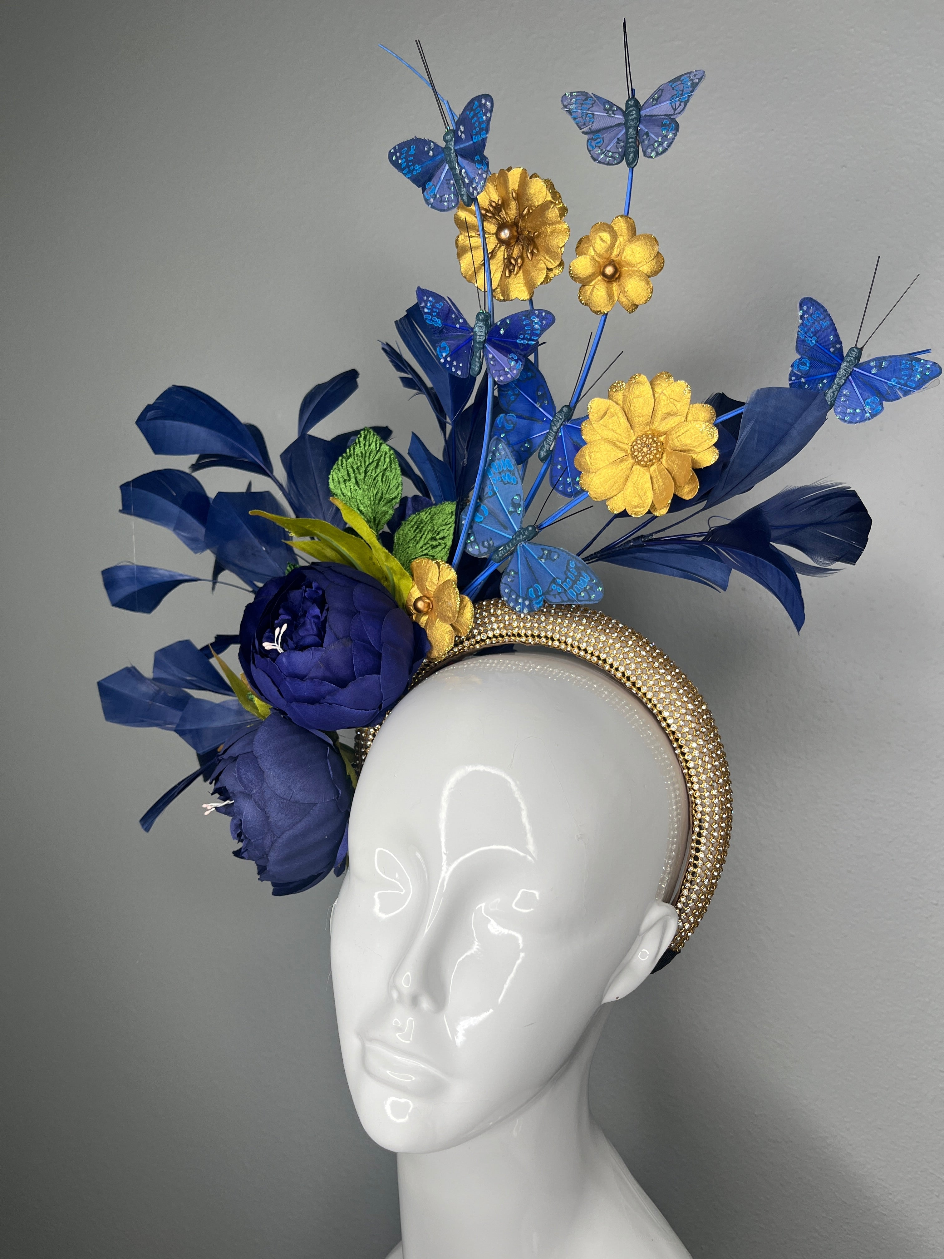 Königsblau & Gold Schmetterling Fascinator-Haarreif | Kentucky Derby Statement-Kopfschmuck | Couture-Blumen Derby-Hut