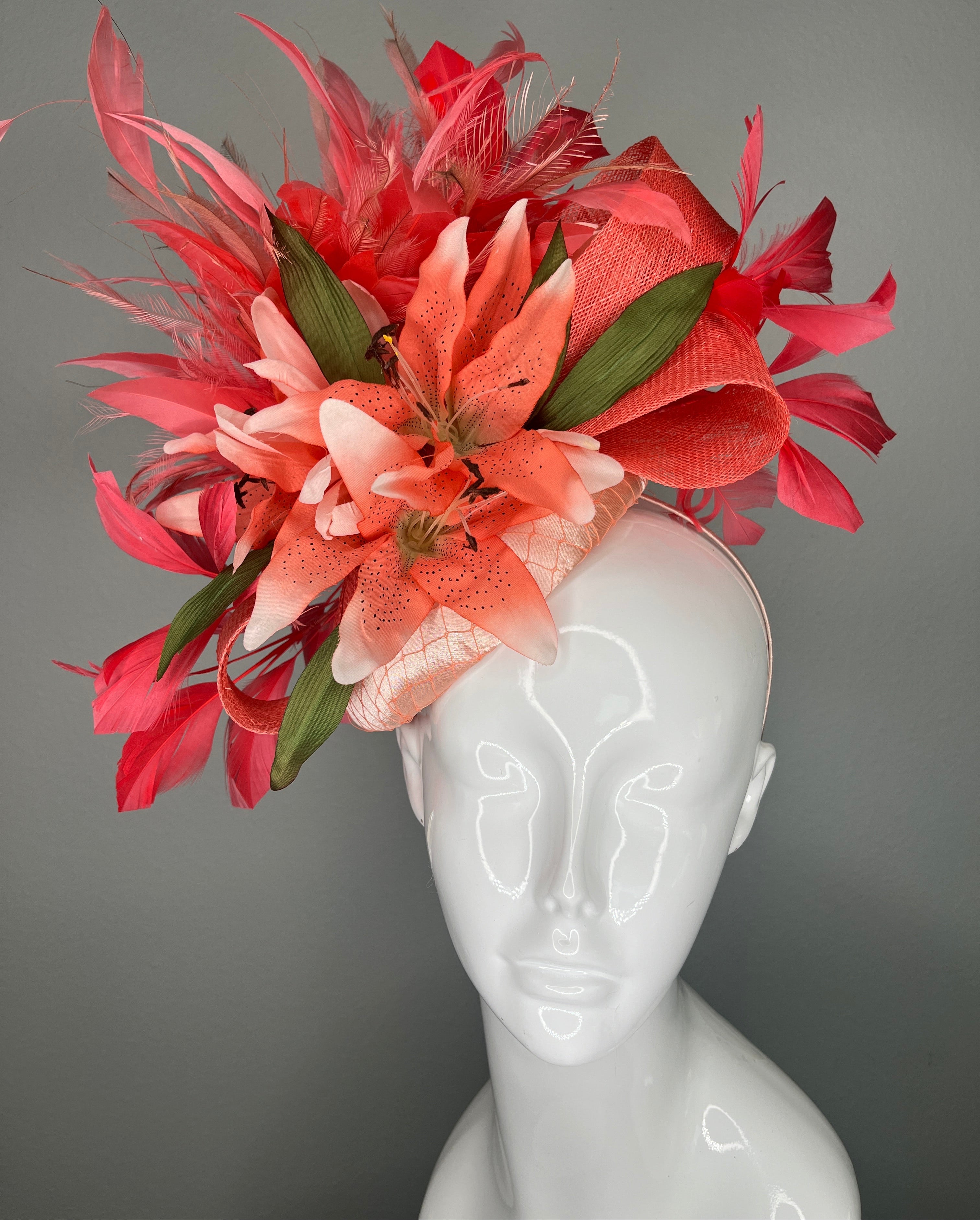Unikat Fascinator mit Vintage Peach Kim Originals Florals (c. 1970er Jahre)