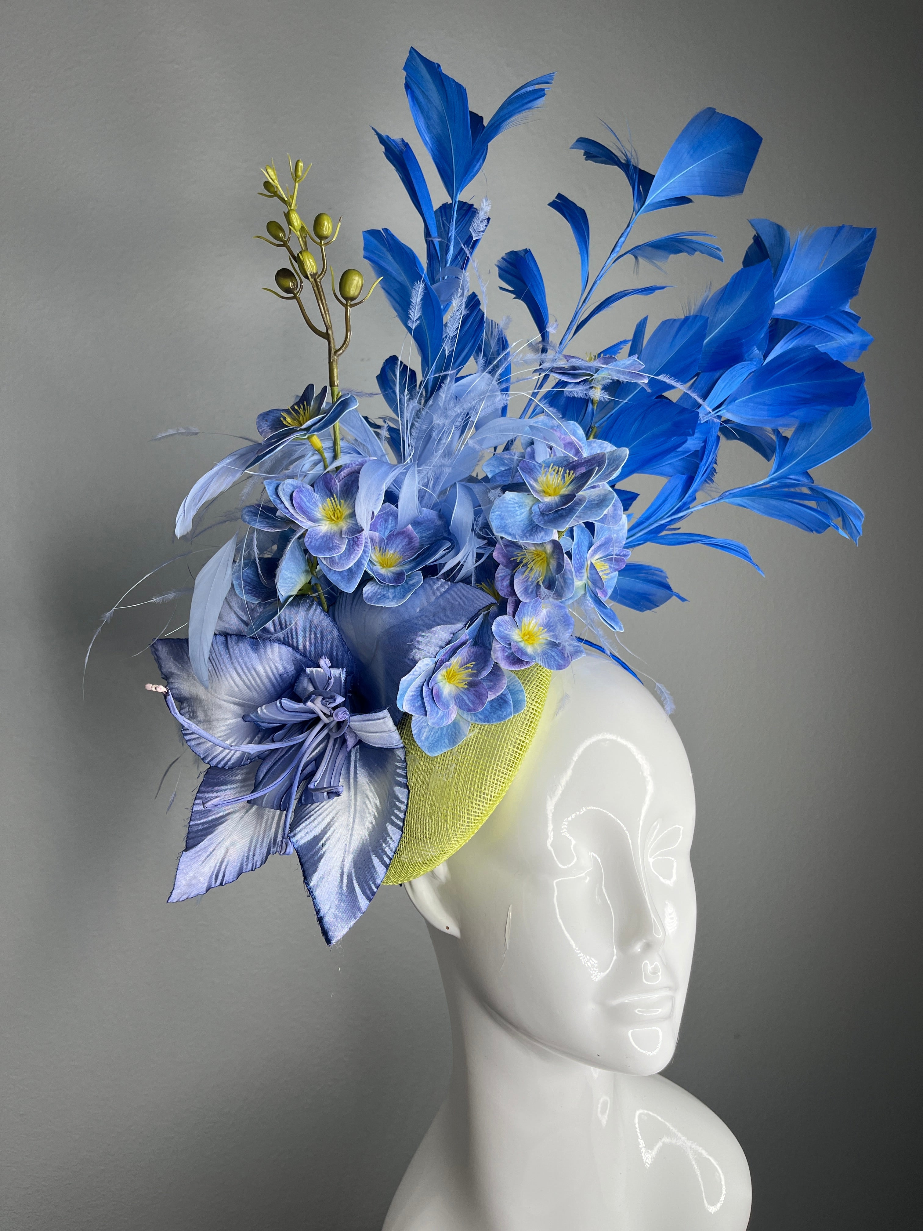 Couture Blau Blumen Federn Fascinator – Eins von einem Kind Statement-Kopfschmuck