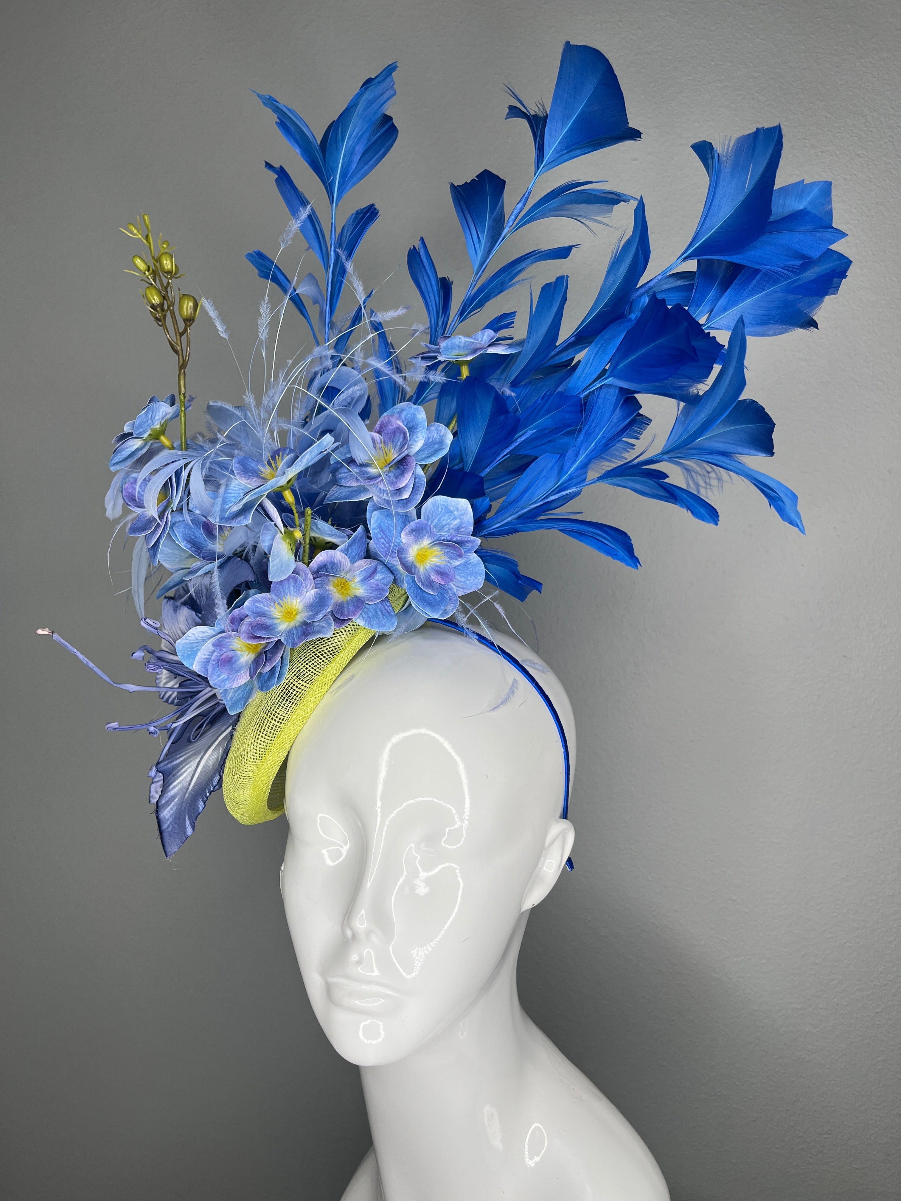 Couture Blau Blumen Federn Fascinator – Eins von einem Kind Statement-Kopfschmuck