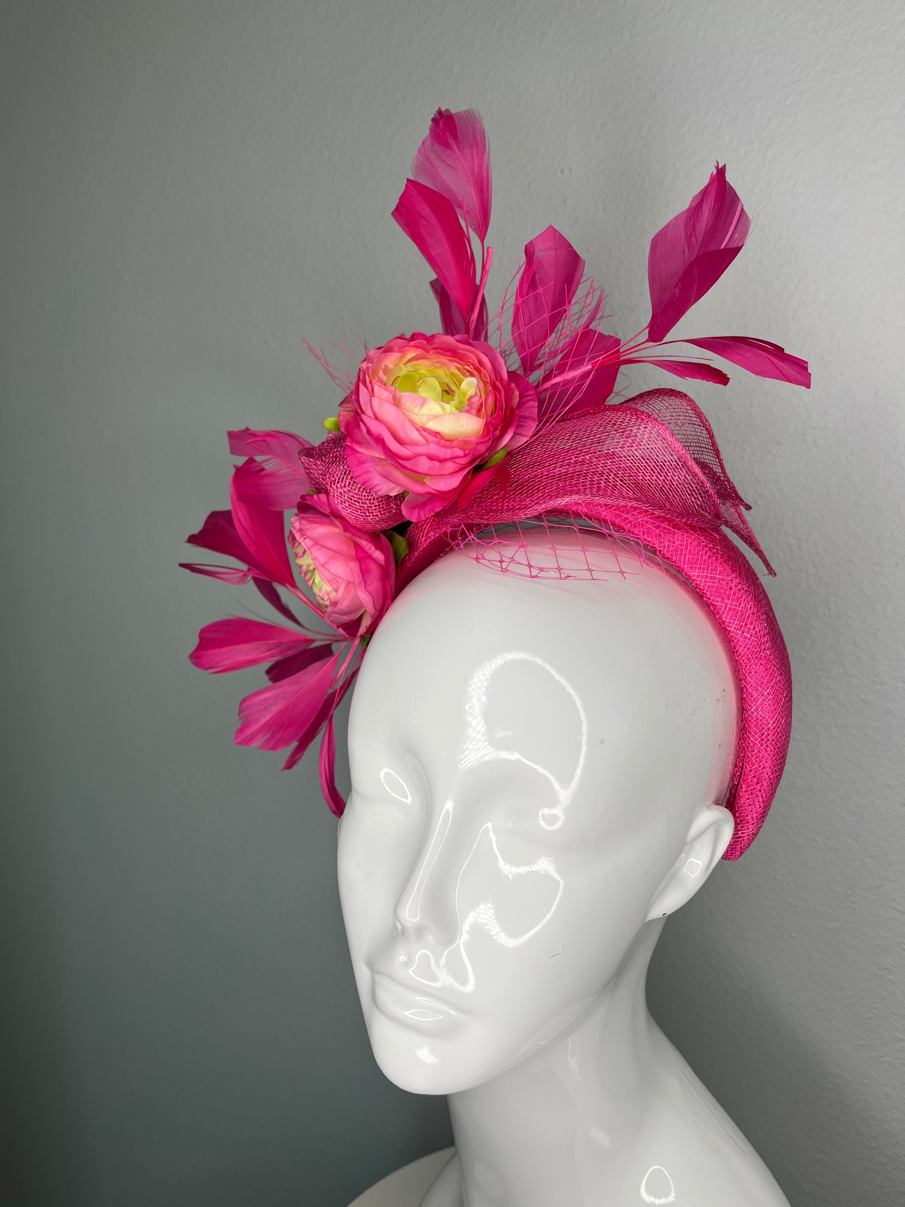 Leuchtrosa Pfingstrose Halo-Fascinator – Statement von Kentucky Derby & Oaks Haarband