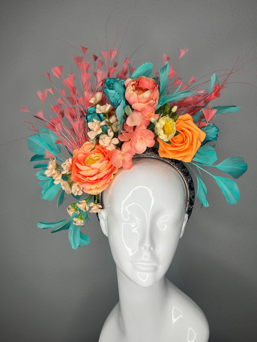 Coral & Blaugrün Kentucky Derby Fascinator – Blumen Derby Kopfschmuck mit Federn, Statement Race Day Hat