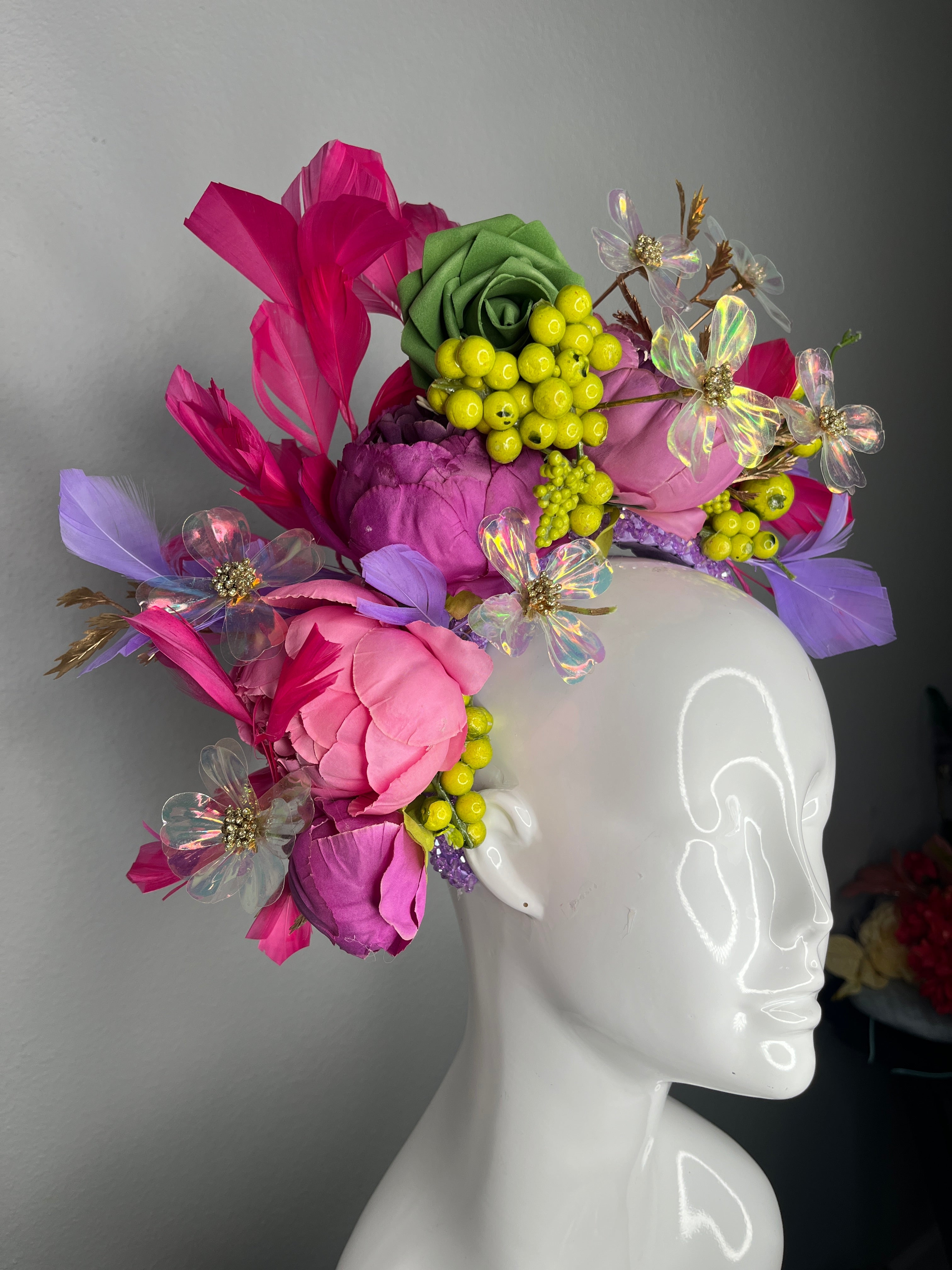 Kentucky Derby Whimsical Garden Bloom Fascinator Rosa, Purple Chartreuse Schillernd Blumen Kopfschmuck