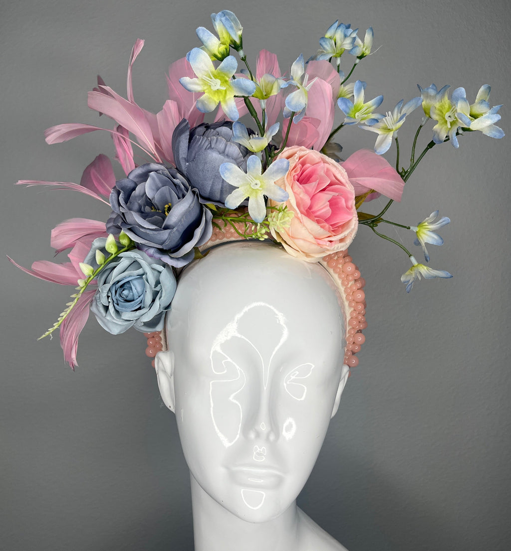 Kentucky Derby Pastel Garden Fascinator Altrosa, Powder Blau Blumen Statement Kopfstück