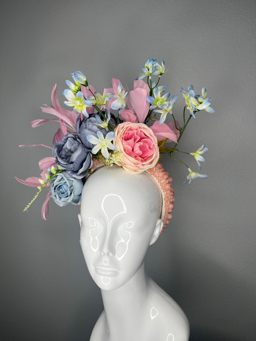 Kentucky Derby Pastel Garden Fascinator Altrosa, Powder Blau Blumen Statement Kopfstück