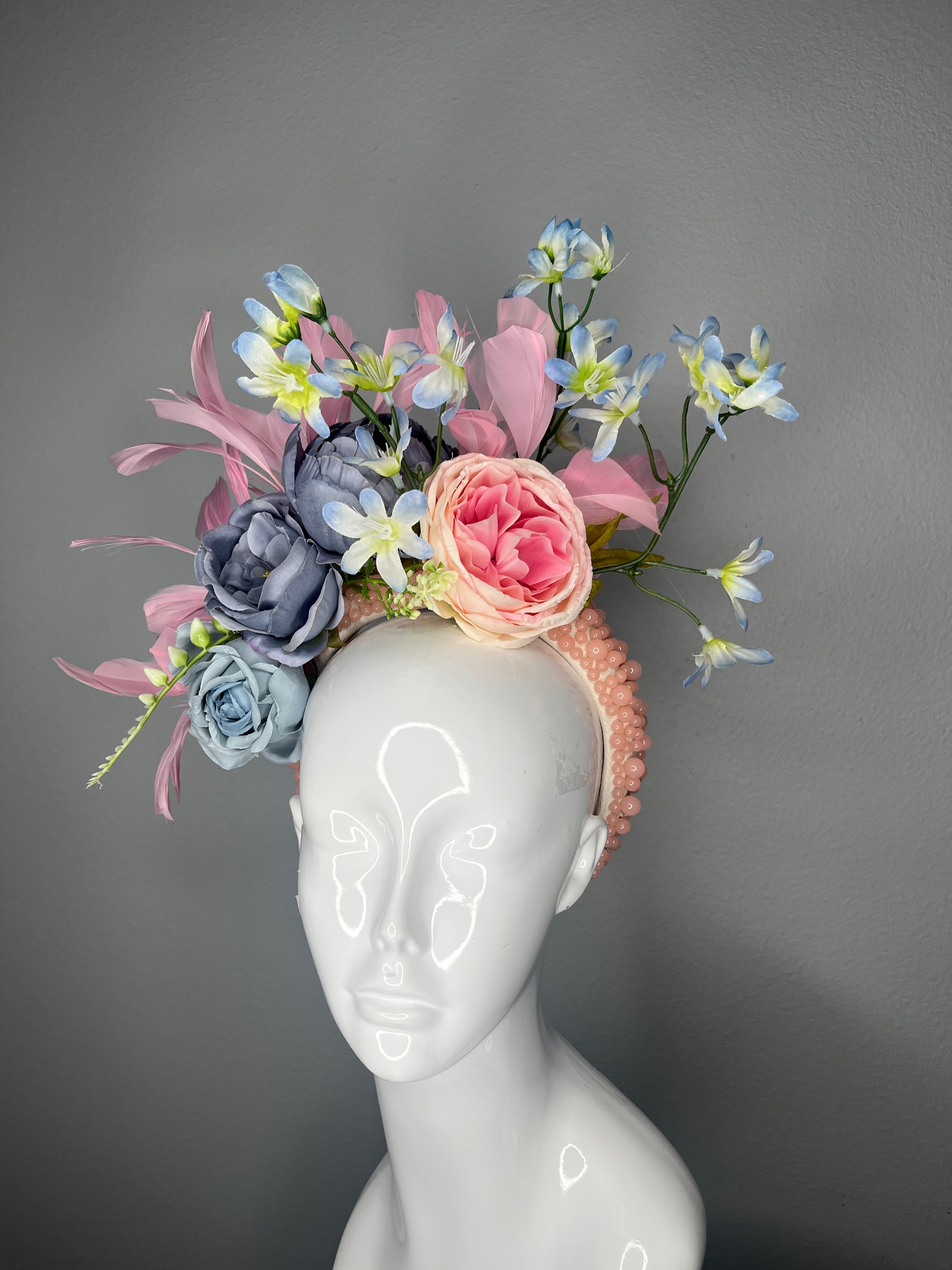 Kentucky Derby Pastel Garden Fascinator Altrosa, Powder Blau Blumen Statement Kopfstück