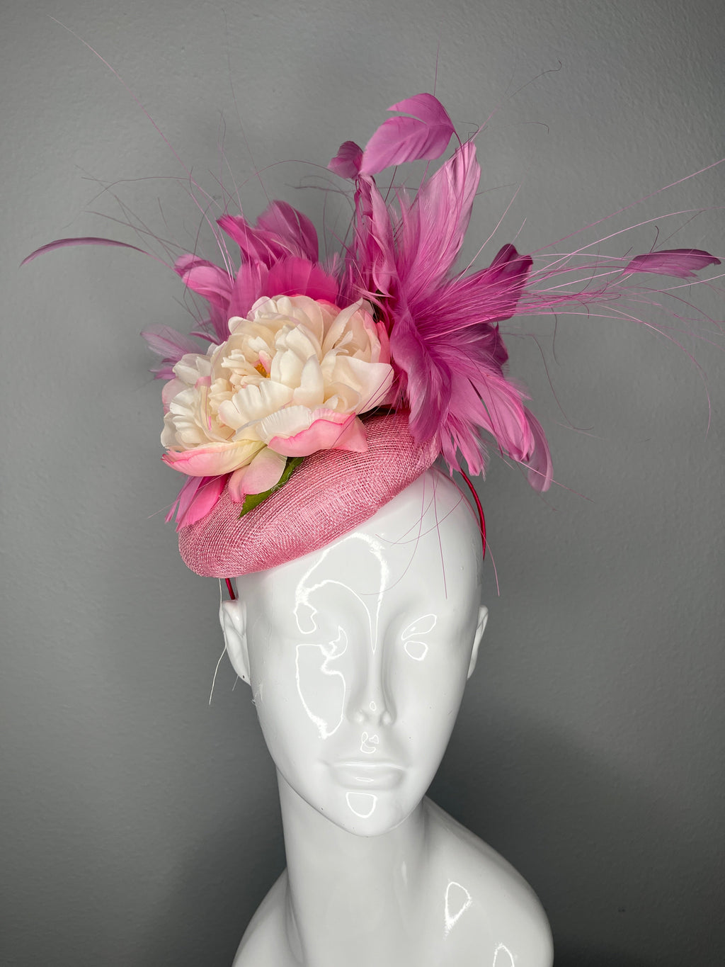 Blush Garden Elegance Fascinator | Soft Rosa und Elfenbeinfloral Derby-Hut | Kentucky Derby Kentucky Oaks Romantische Feder Cocktail Kopfstück