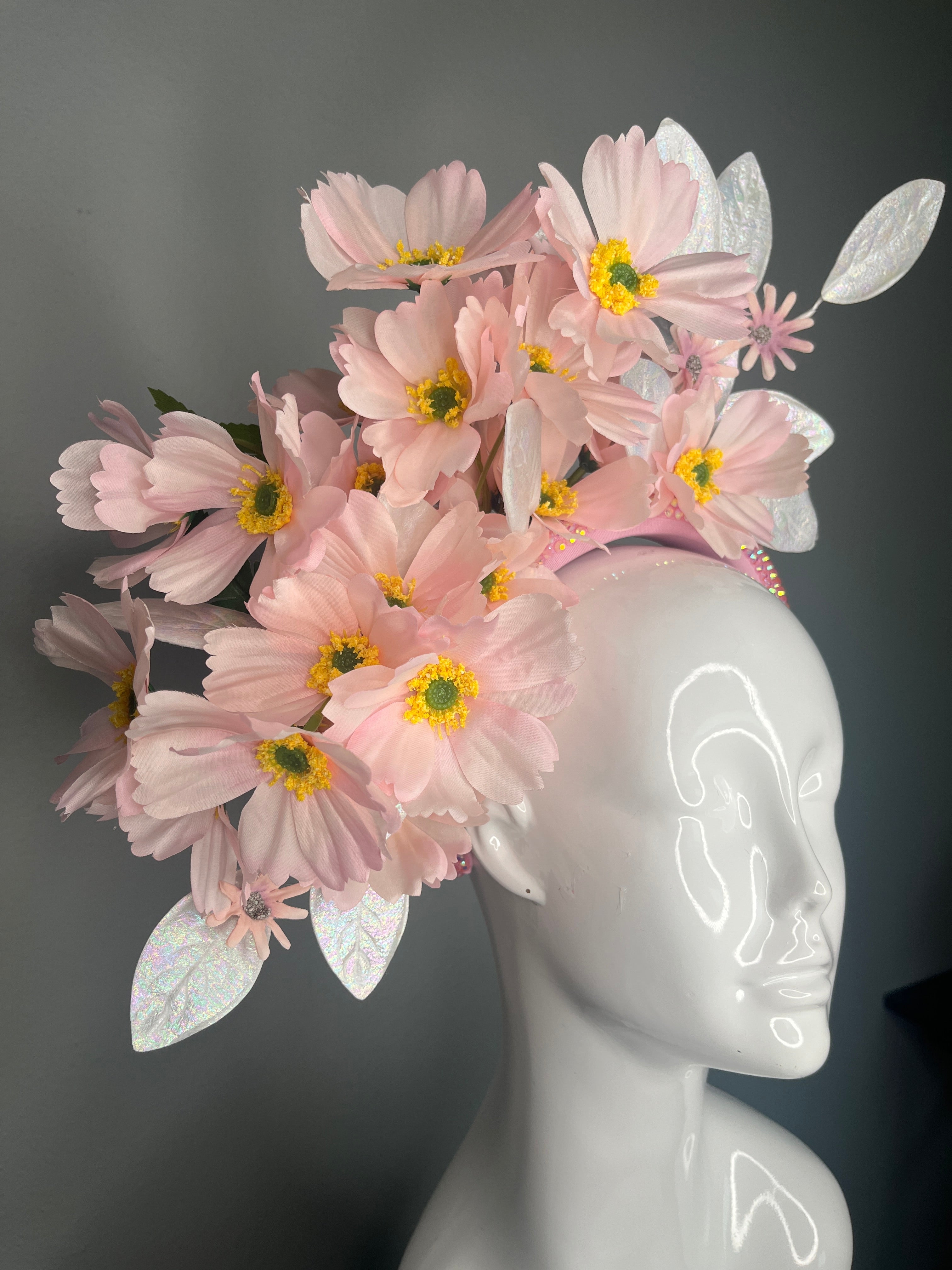 Rosa Blumen Bloom Kentucky Derby Fascinator Stirnband Schillernd Blumen Statement Hut für Eichen und Derby Fashion